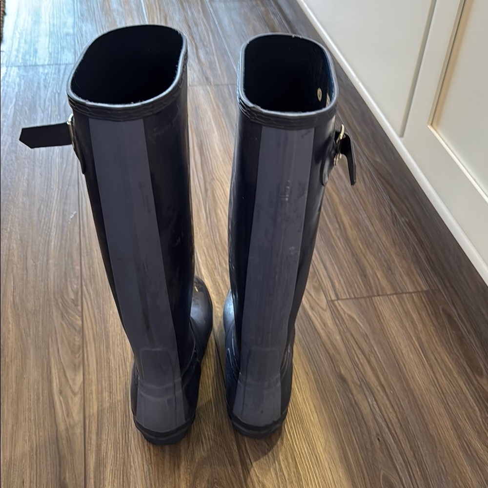 Hunter Navy Rain Boots - Picture 2 of 5